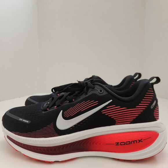 Nike Men\'s Vomero 18 Black/Summit White/Bright Crimson 8 Medium main image 9